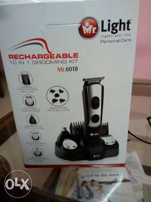 Black-and-gray Light Mr. Rechargeable 10-in-1 Grooming