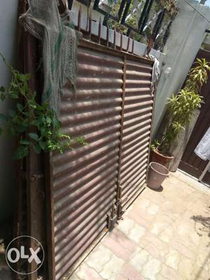 Entry Gate (Iron) size 5 X 6 ft.In two piece = 6 x 10