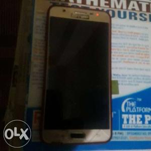 Full condition this phone j7 prime