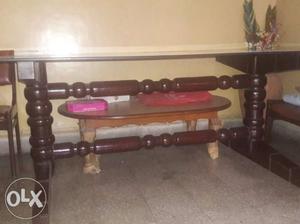 I want to sell my sagwan wooden dinning table..