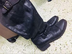 Ladies boots in super condition.
