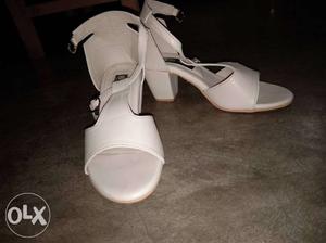 Off white colour heels.. comfortable.. size 4