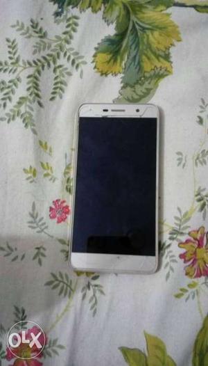 Phones in good working condition and camera is