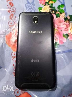 Samsung J7 pro 64 gb Only screen damage Other no