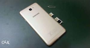 Samsung j7 prime only 5months old for sell... No