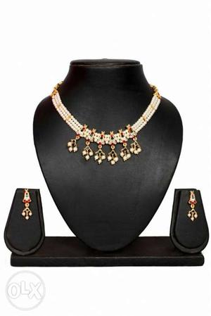 Beautiful Necklace with lovely earings new.