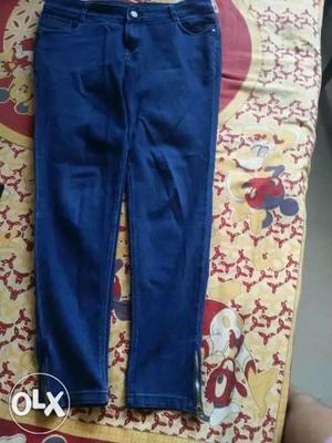 Girl's jeans size 32 and in very good condition