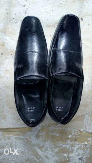 New black shoes.size 9. low price