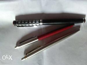 2 parker pen original, 1 black color Reynold pen,without