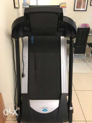 5 Months Old Automatic Treadmill in excellent new condition