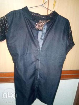 Black back opening transi shirt