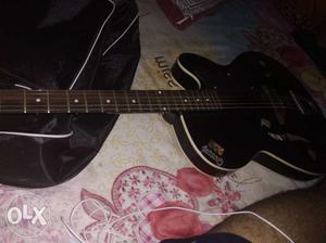 Givson guitar... fresh even sticker b laga hua