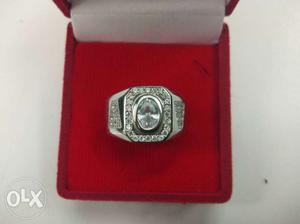 Pure quality silver man's ring with platinum