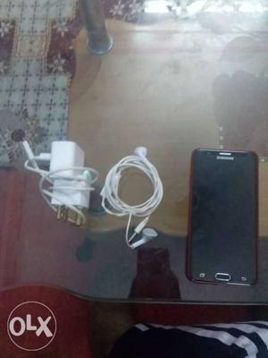 Samsung galaxy J7 PRIME head phones and charger