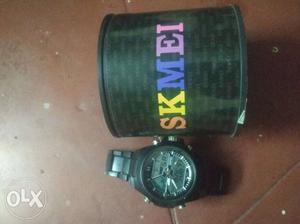 This watch is very good condition and water proof