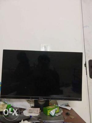 Dell 22 inch monitor in best position(like brand