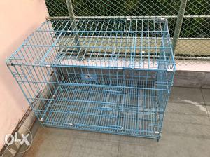 Spacious pet cage with tray