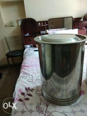 Steel container Immediately sell Superb condition