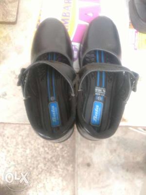 Bata girls shoe for sale