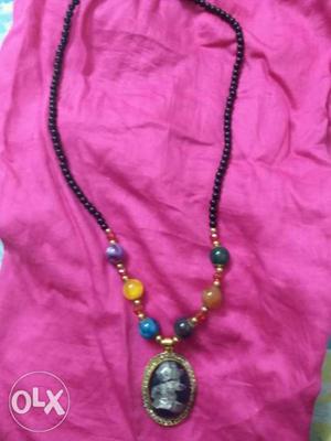 Beautiful neck piece with elegant locket and