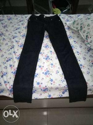 Black jeans with long lasting fabric and Colour