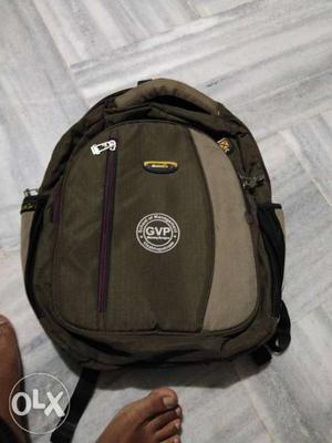 College bag nice condition with total 4 zips but