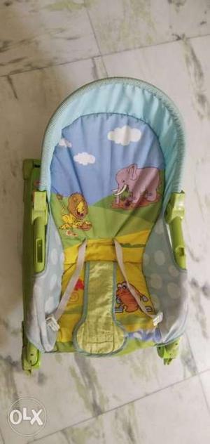Fisher price baby rocker with vibrate function in