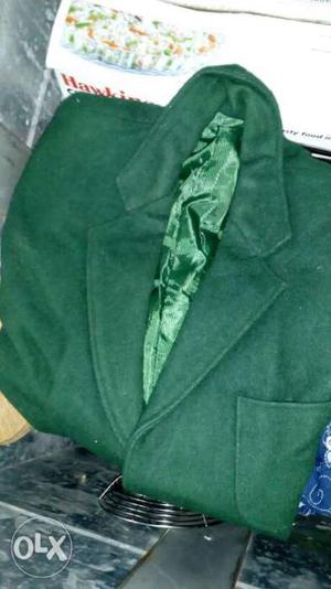 Green blazer new abhi bajar ka cost  mera 600