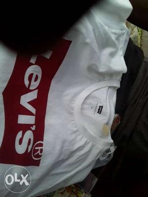 Original levis logo printed t shirt price 999 just in 599