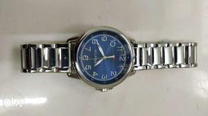 Tommy Hilfiger ladies watch. Almost unused..