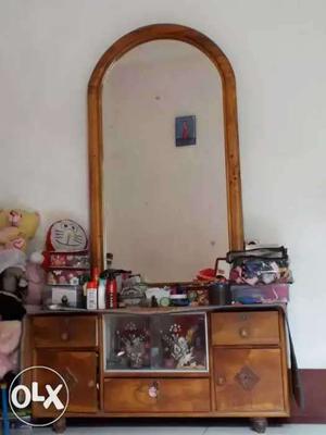 10years old wooden dressing table in a good