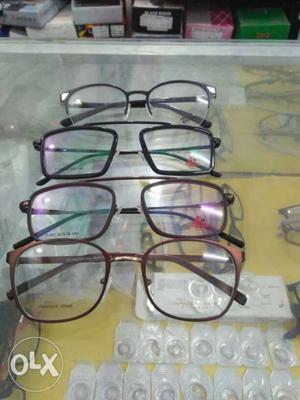 New trend frames Optical shop owner specialist in