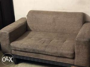 i want to sell 2 seater sofa