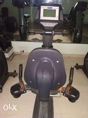 2 treadmills 3,HP motor 1 cross trainer 1 upright