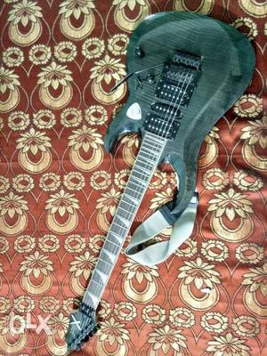 3 years old Cort x11 electric guitar with Duncan