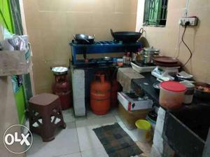 4inch commercial gas stove urgent sale. slightly