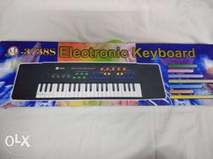 Electronic keyboard, completely unused