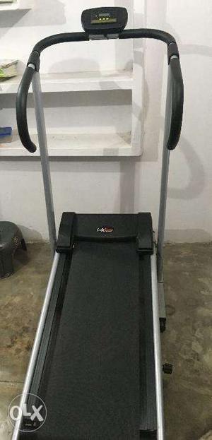 Manual Treadmill / Jogger 1 Year Old Unused