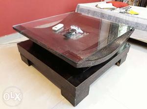5 Seater Sofa Centre Table In Good Condition.