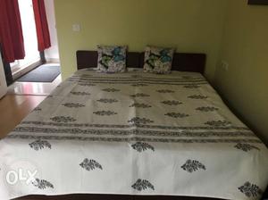 A double box bed queen size with mattress