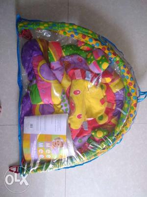 Gym/play mat for infant mee mee brand