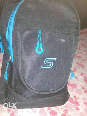 Sara company Waterproof Bag AT good condition