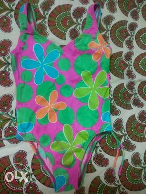 Speedo two swimsuit for 3-4 yr old baby girl..