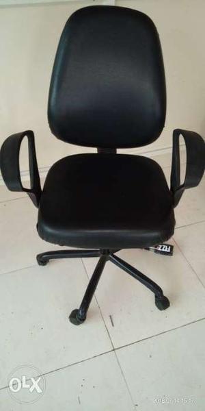 10 revolving chairs want to sell for .