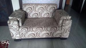 A sofa set 3+2+3 + centre table 1 year old