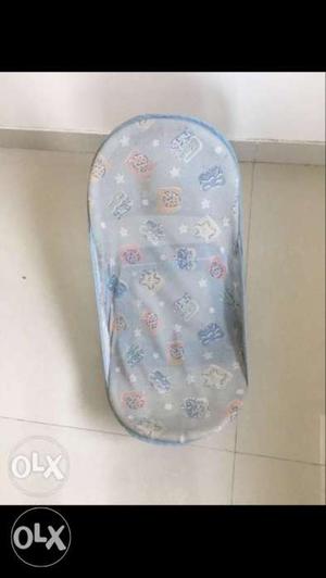 Baby bather, can be used uptill 6 months
