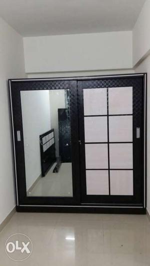 Black And White Wooden Slide-door Wardrobe