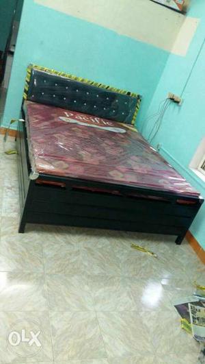 Brand New Metal bed cushion with storage 5*6 size