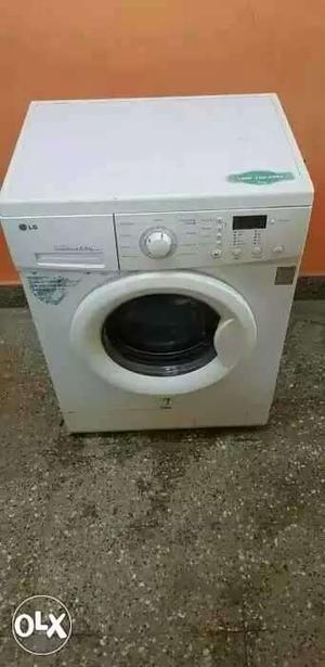 LG tromm direct drive 6 kg washing machine front