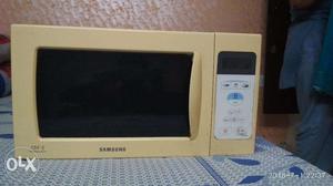 Samsung Microwave in good condition at just Rs-/
